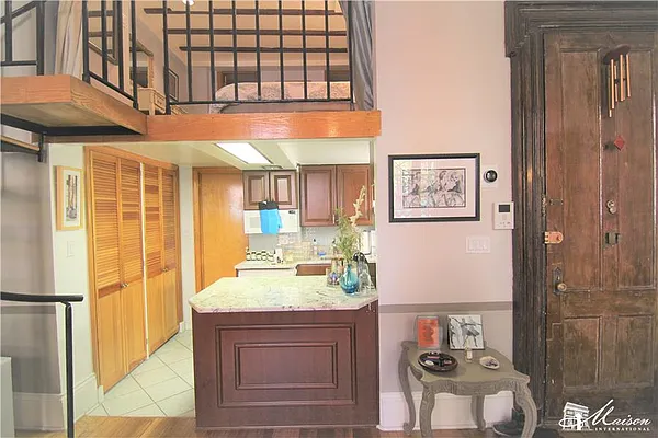 Rented by Maison International | media 37