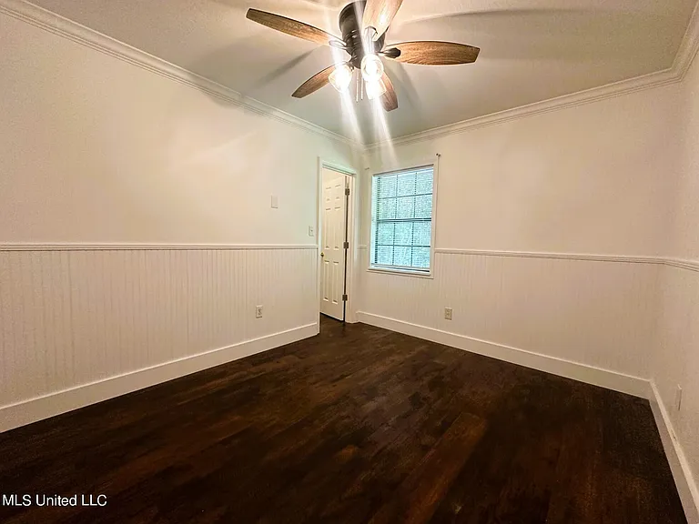 258 Conrad Ln — Photo 9
