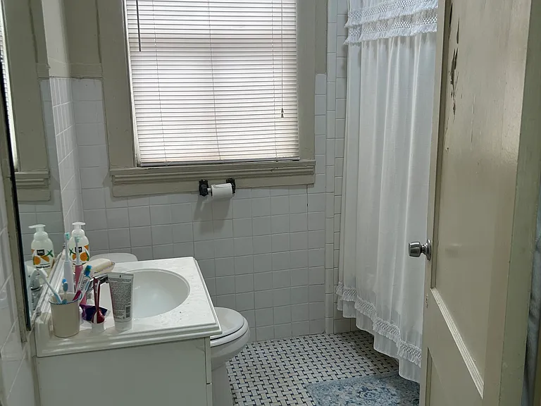 7315 Burthe St — Photo 10