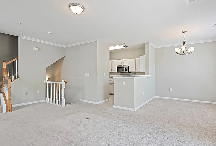 Living/dining room on mail level