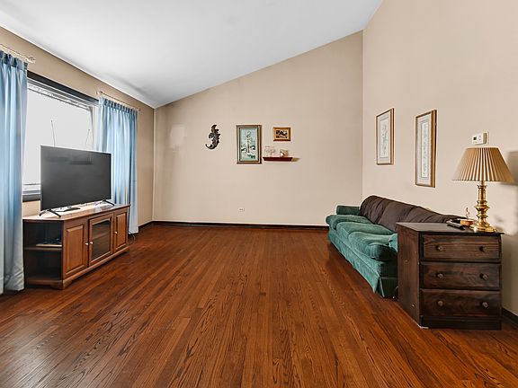 3rd image of 12210 S Harding Ave