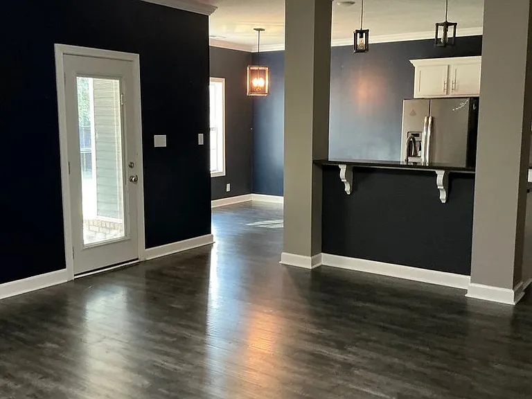 374 Rye Dr — Photo 3
