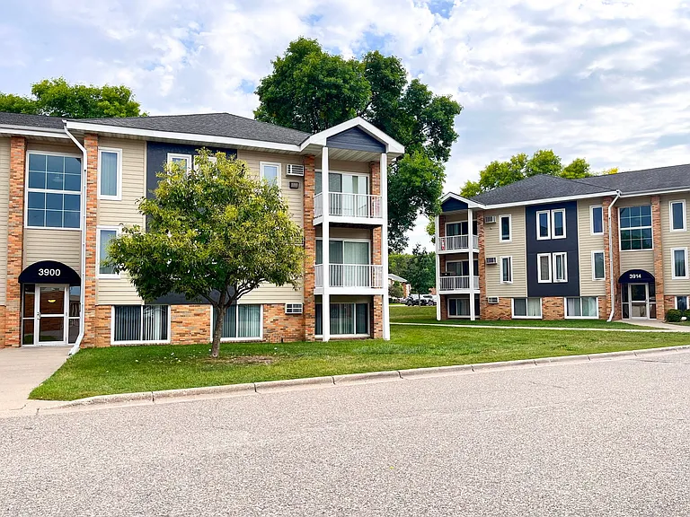 View Pointe Apartments — Photo 1