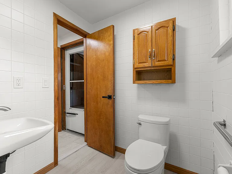 20325 Westview Dr — Photo 39