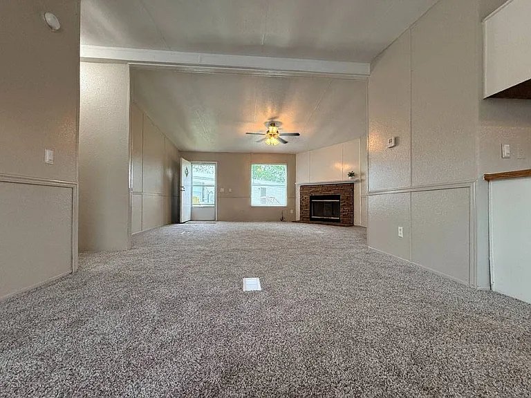 2318 Charlotte Dr — Photo 2