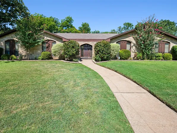1204 Springwood Ct, Euless, TX 76040