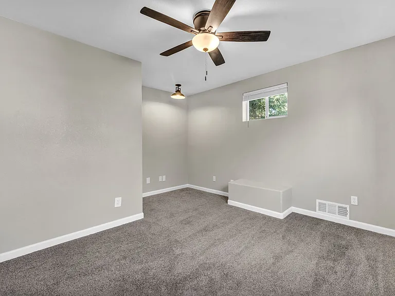 604 Pine St — Photo 39