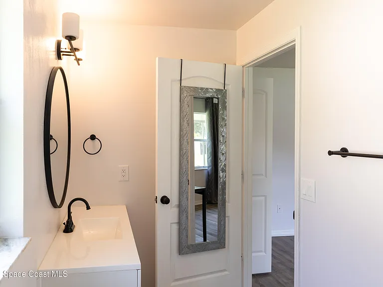 1572 Holbrook Rd NW — Photo 34