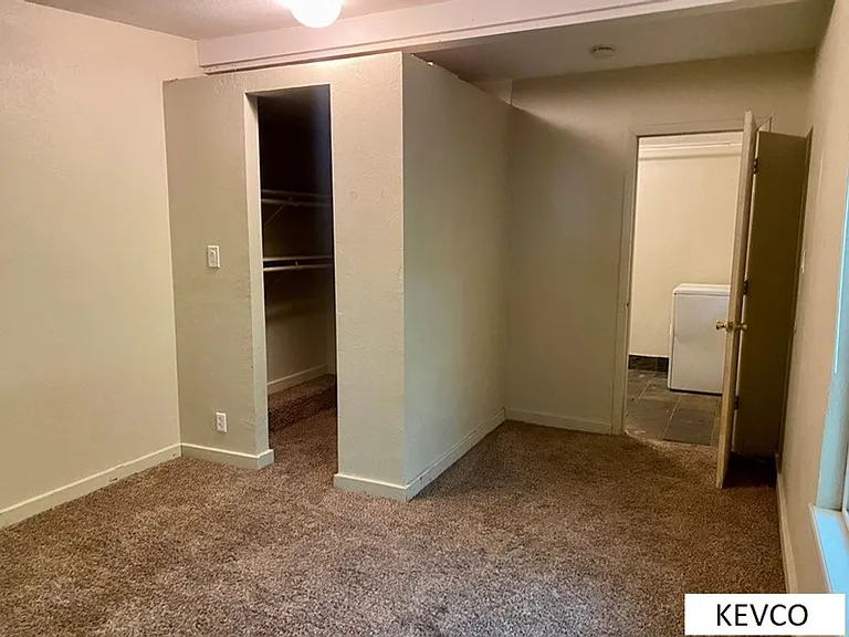 727 W Prospect Rd — Photo 5