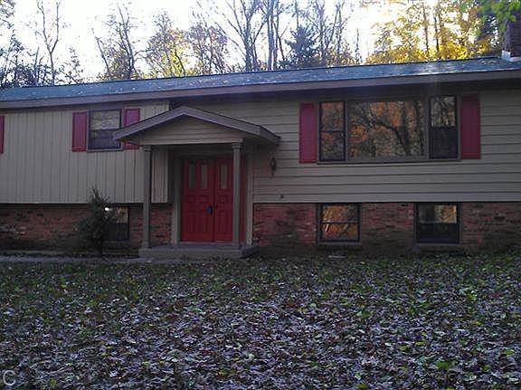 2nd image of 124 Carl Dr NE