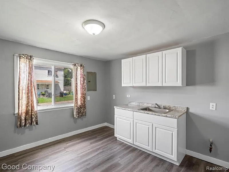 Building Photo - 32217 Hillsdale Ct