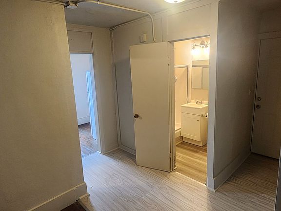 3rd image of 3018 E Everett Ave #A204