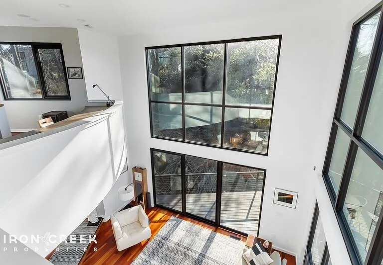 910 Rockhold Dr — Photo 14