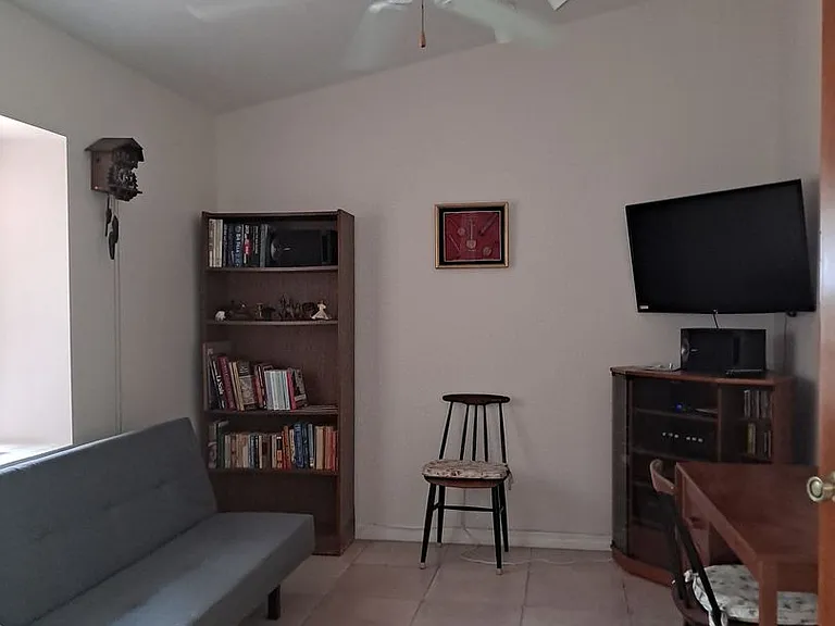 806 E 8th Ave — Photo 9