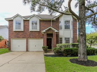 845 Lakeview Dr, Sugar Land, TX 77498