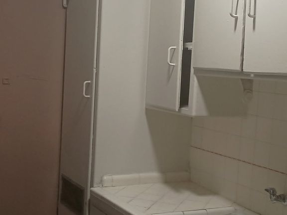 2nd image of 519 N Fresno St APT 4