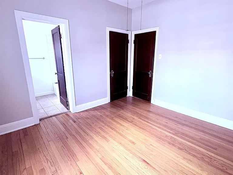 Frances Apartments — Photo 7