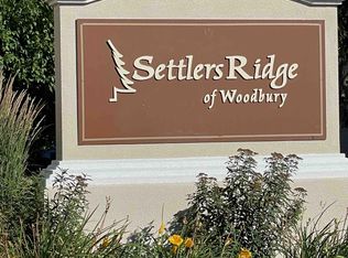 1001 Drew Dr, Woodbury, MN 55129