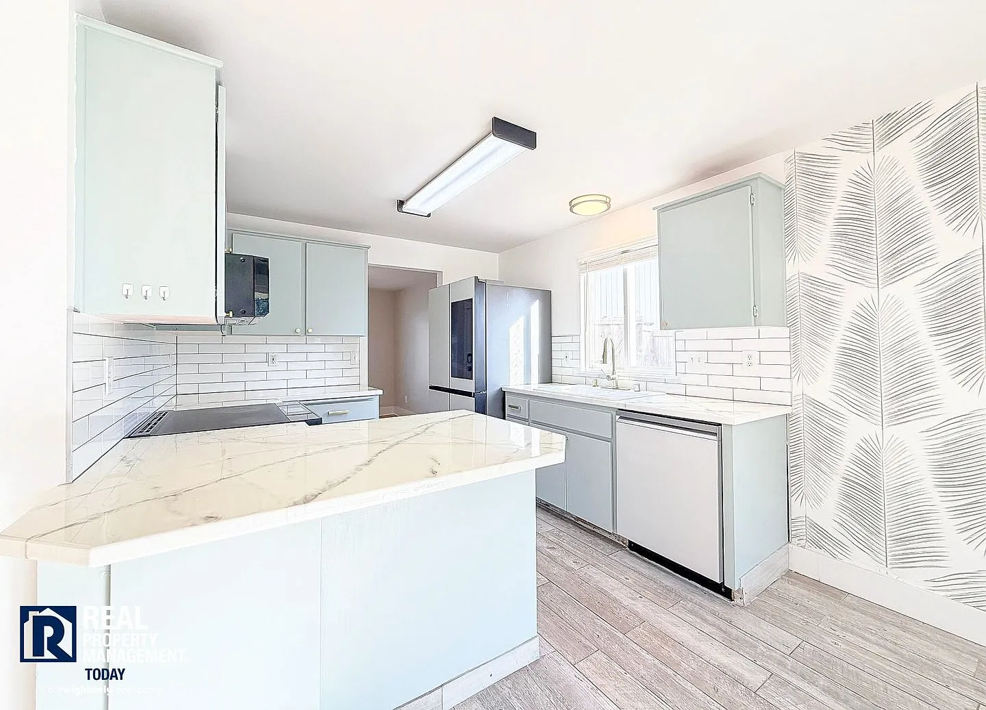 Updated 4-Bedroom Hidden Village Home | Smart Appliances, A/C & Expansive Fenced Yard — Photo 4