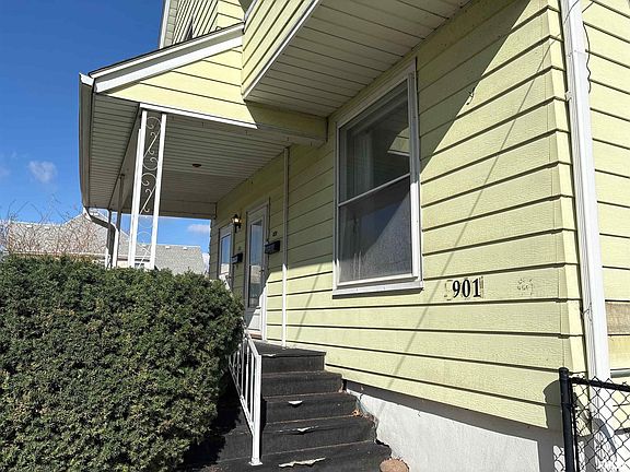 2nd image of 901 NE Glen Oak Ave #2