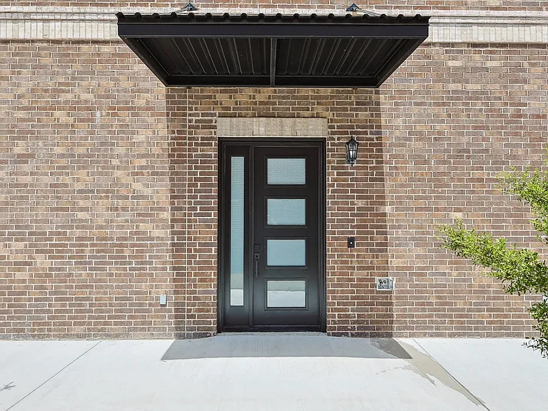 767 W Main St #205 — Photo 2