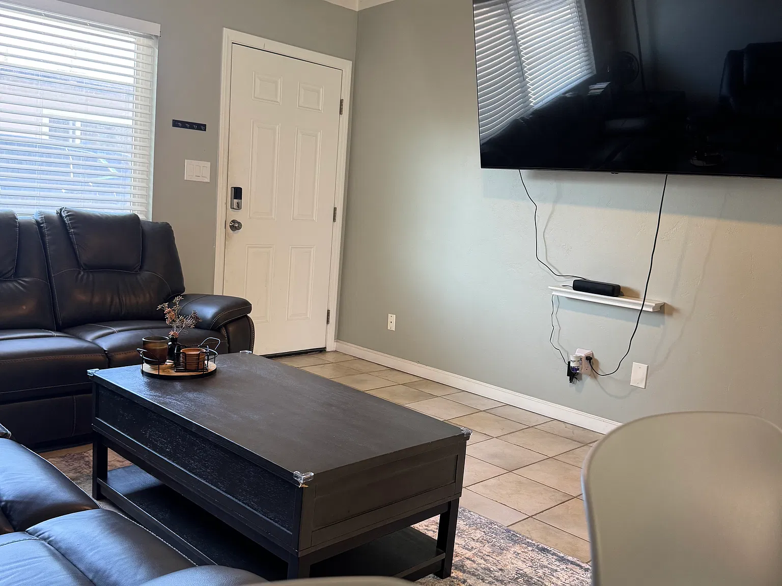 2 bed, 780 sqft, $2,695 — Photo 3