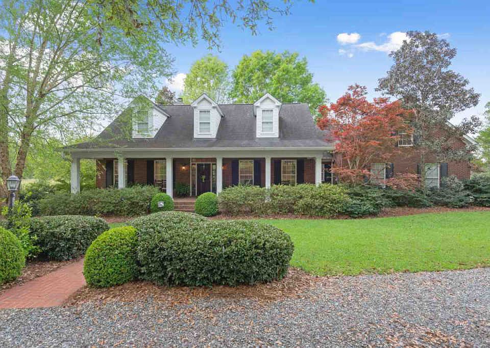 1st image of 10017 Surrey Farms Ln