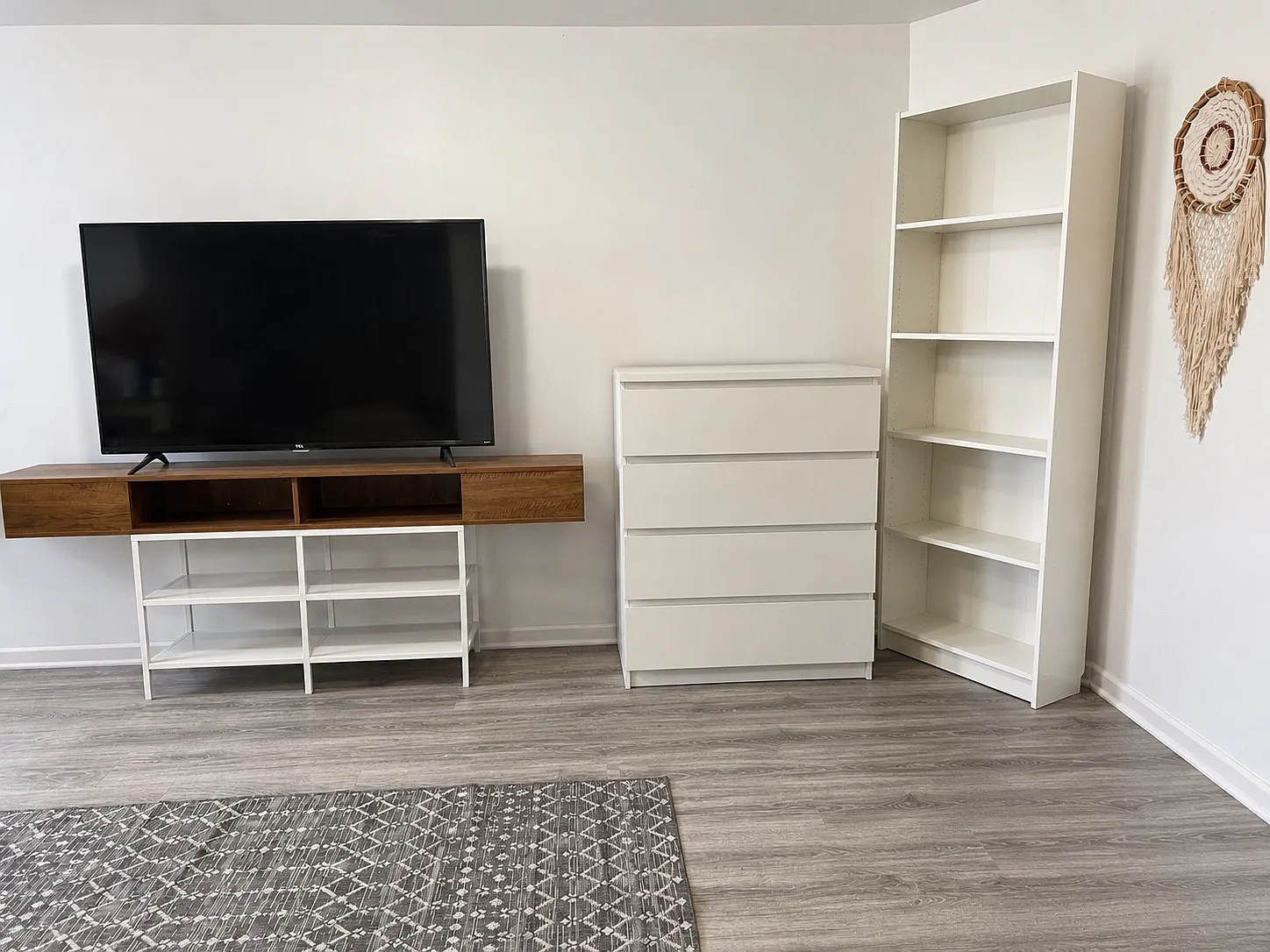 2 bed, 1400 sqft, $900 — Photo 1