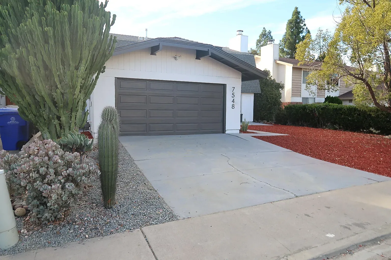 5 bed, 1941 sqft, $5,500 — Photo 1