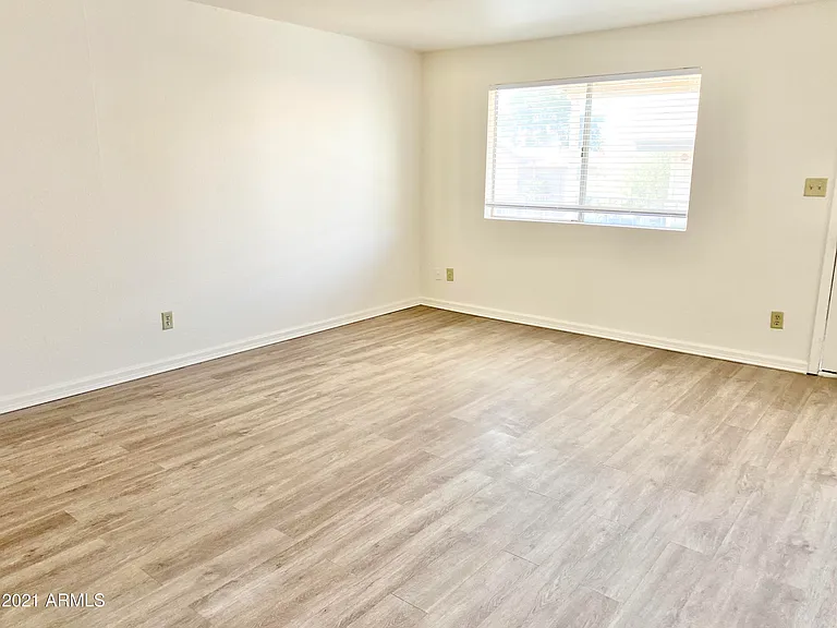 8529 E Portland St — Photo 8