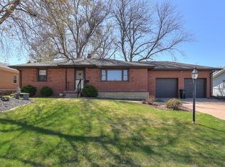 5008 S 77th Ave, Ralston, NE 68127