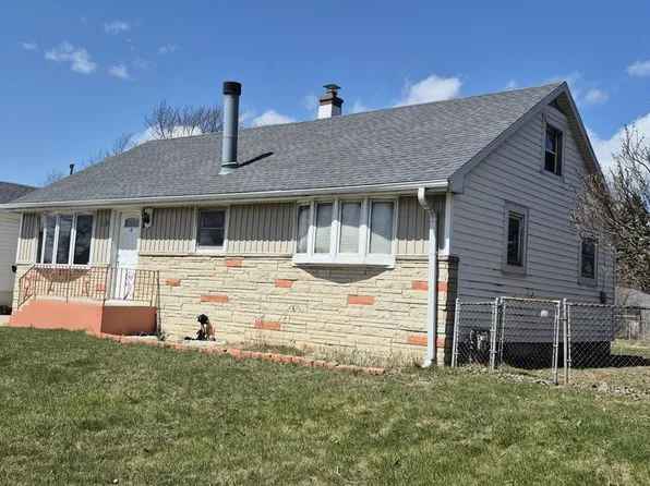 2430 W College AVENUE, Milwaukee, WI 53221