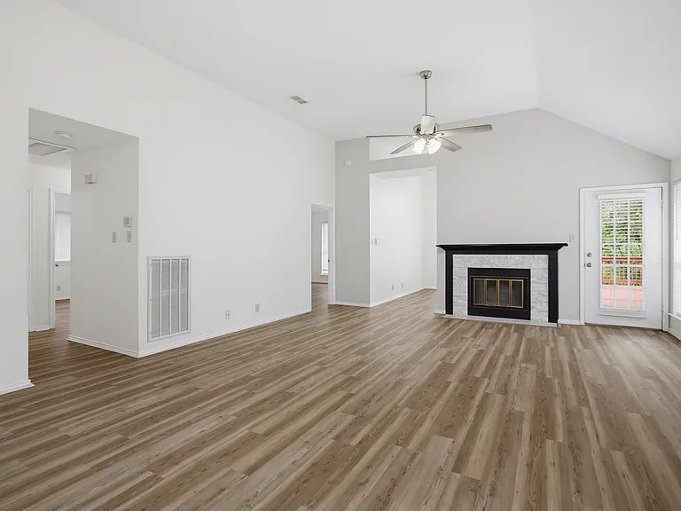 3921 Habersham — Photo 4