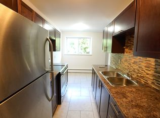 21 Balmoral Ave S #104, Hamilton, ON L8M3J7