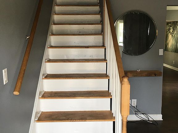 5th image of 5886 Creekview Ct E APT D