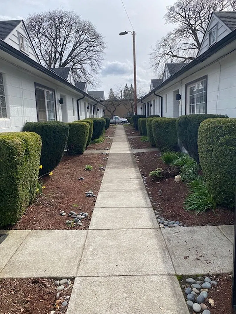 325 West 12th Ave — Photo 4