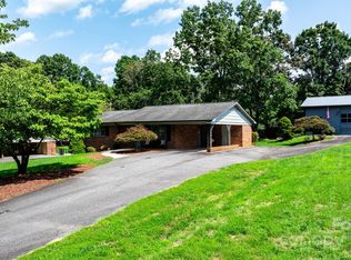 82 Jason Ln, Hiddenite, NC 28636