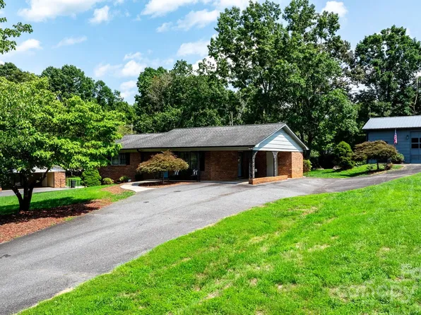 82 Jason Ln, Hiddenite, NC 28636