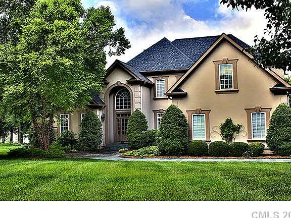 2nd image of 112 Wisteria Ln