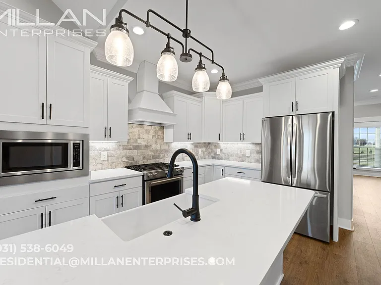 1065 Veridian Dr — Photo 8