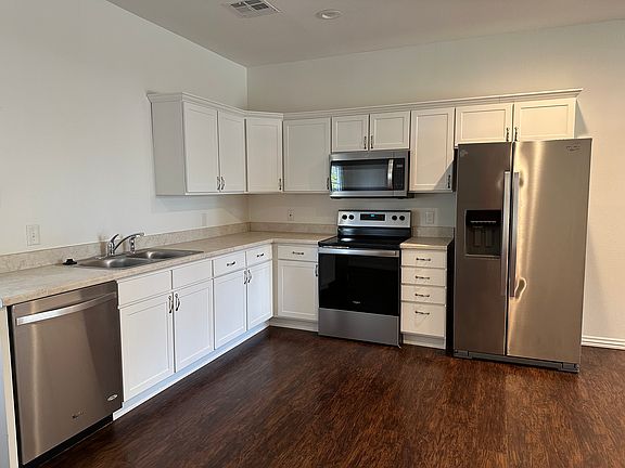 2nd image of 7 Miami Dr
