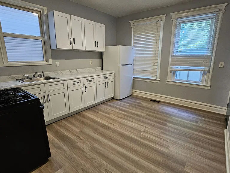 27 Linden Ave #A1 — Photo 8