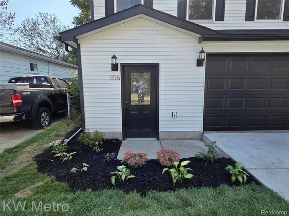 1116 E Hayes Ave, Hazel Park, MI 48030