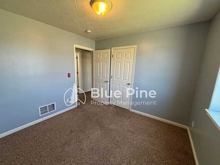 3920 E Deloy Dr — Photo 11