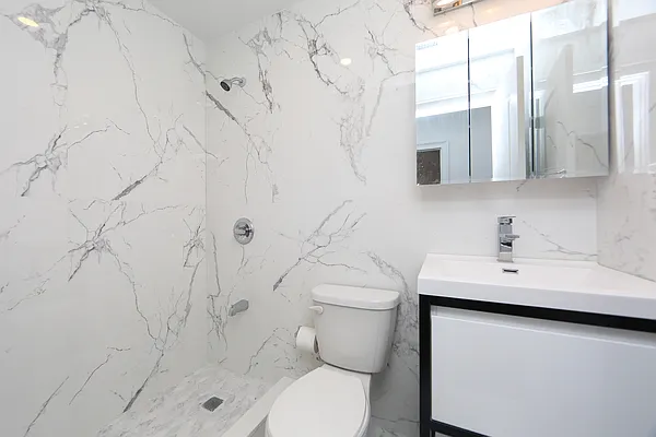 Sold by Keystone Realty USA Corp | media 8