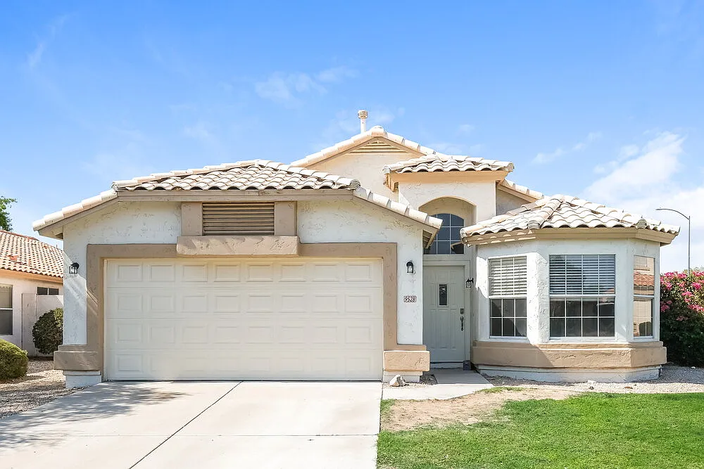 3 bed, 2.0 bath, 1667 sqft, $2,195 — Photo 1