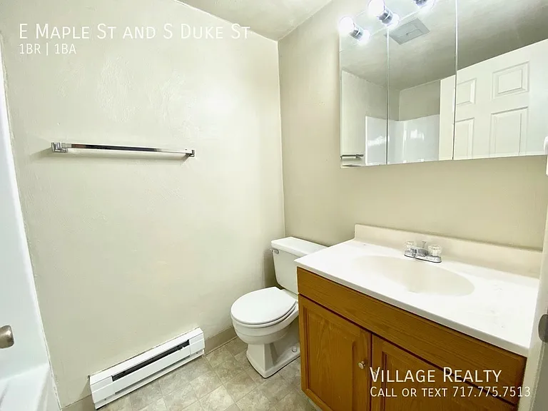 E Maple St — Photo 12