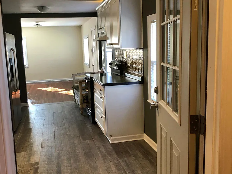 58 Upland Dr — Photo 3