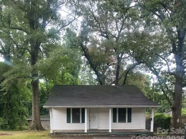 109 Carlton Dr, Cherryville, NC 28021