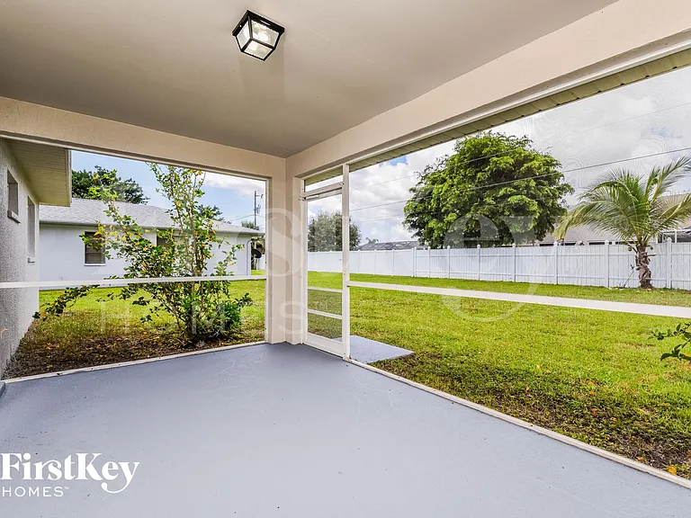 2918 SE 8th Pl — Photo 8